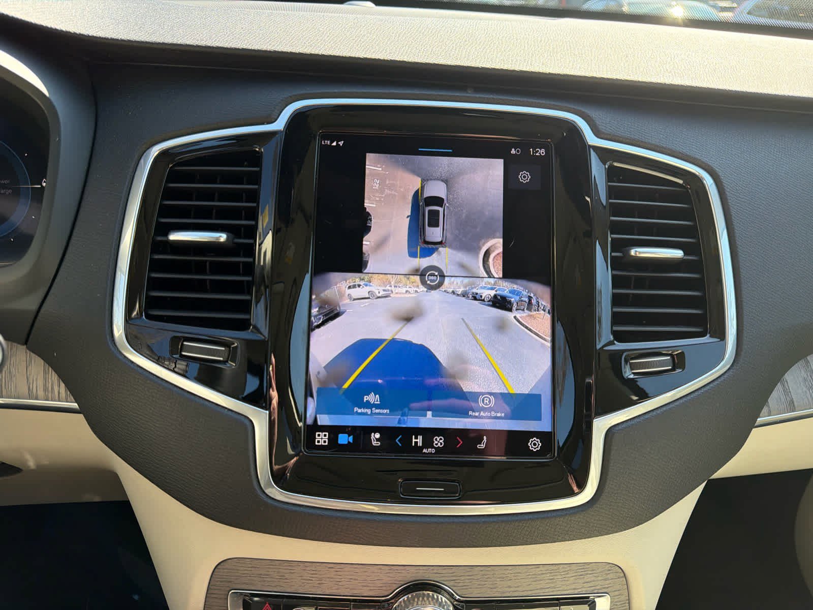 Certified 2024 Volvo XC90 T8 Plus w/ Protection Package Premier image 66