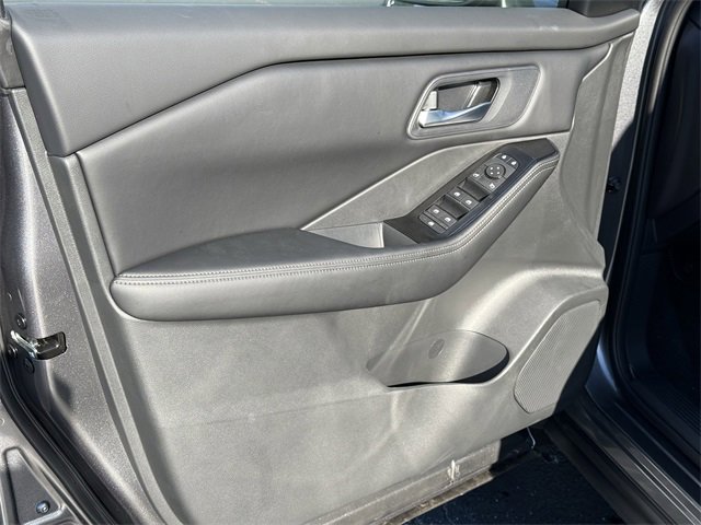 New 2026 Nissan Rogue SV image 8