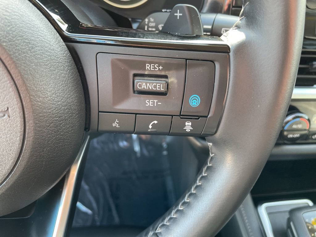 Used 2025 Nissan Pathfinder SL AWD/4WD image 15