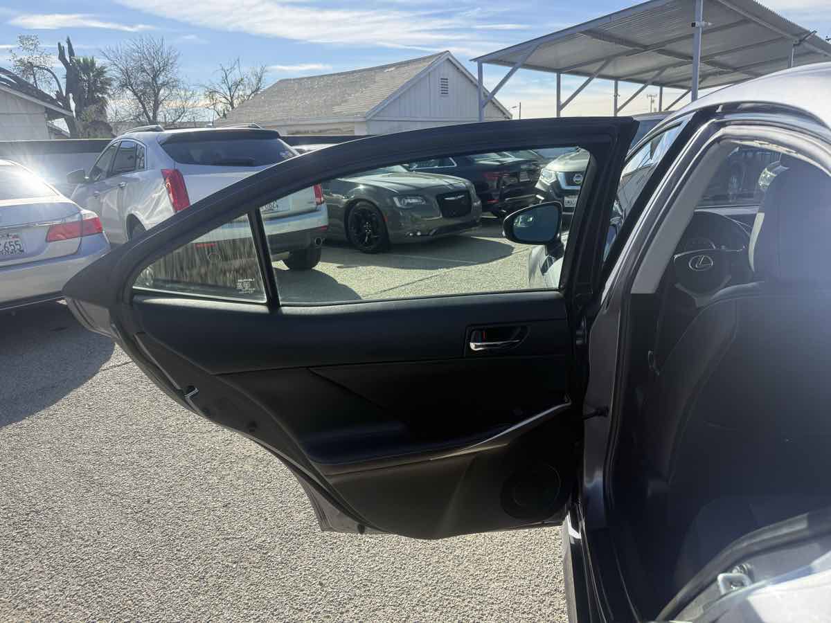 Used 2016 Lexus IS 200t image 12