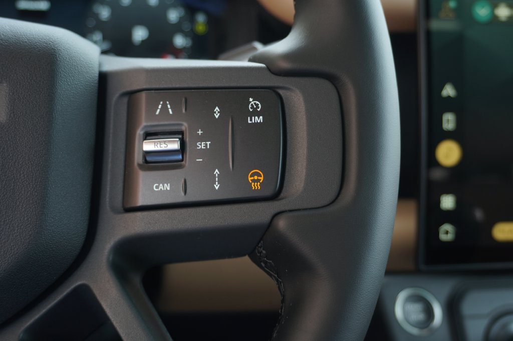 New 2026 Land Rover Defender 110 S AWD/4WD image 17