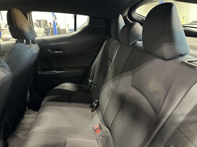 Used 2018 Toyota C-HR XLE FWD image 31