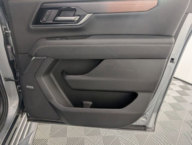 Certified 2025 GMC Yukon XL Denali AWD/4WD image 33