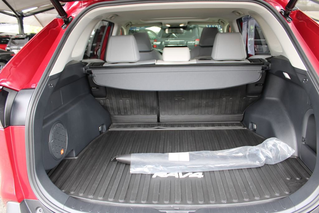 Used 2023 Toyota RAV4 XLE Premium AWD/4WD image 61