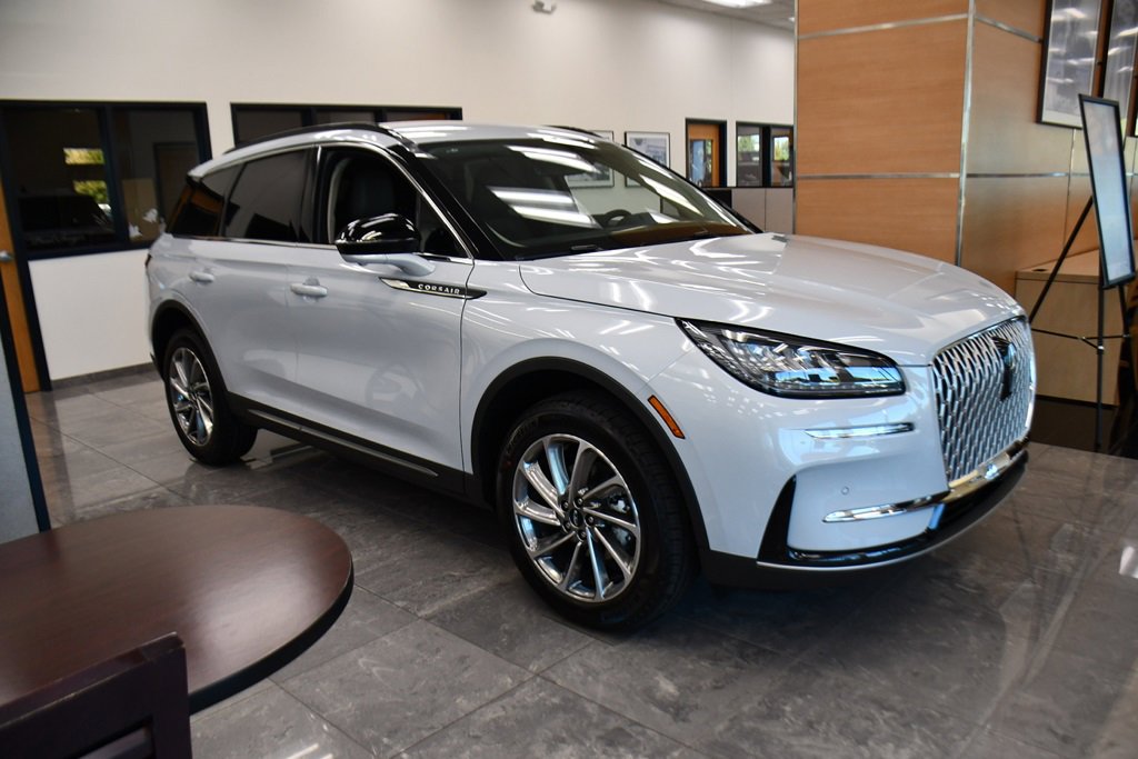 New 2026 Lincoln Corsair Premiere image 8