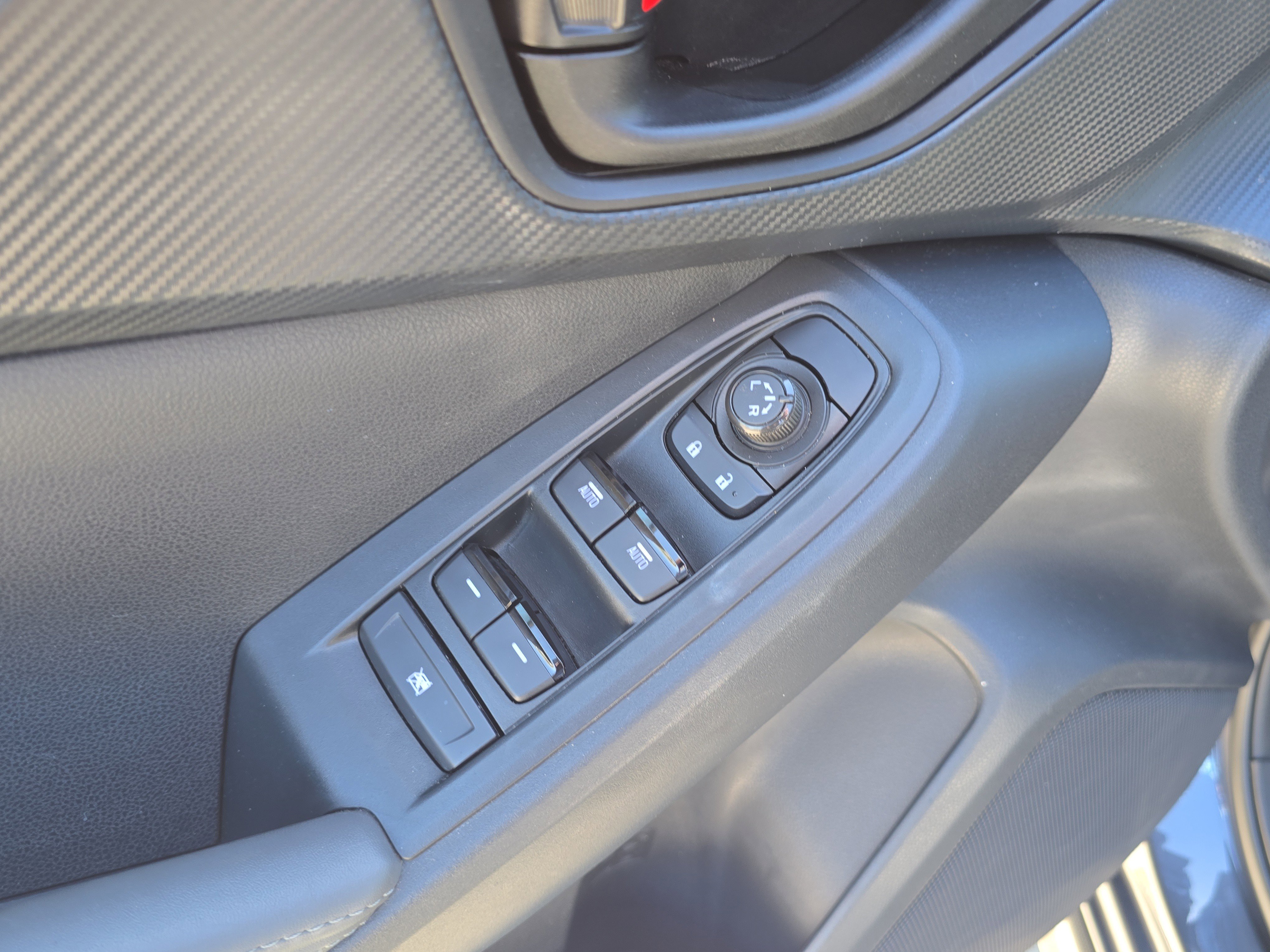 Used 2024 Subaru Crosstrek 2.0i Premium image 19