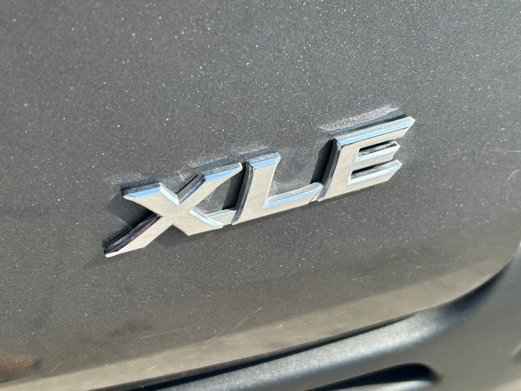 Used 2025 Toyota Sienna XLE image 14