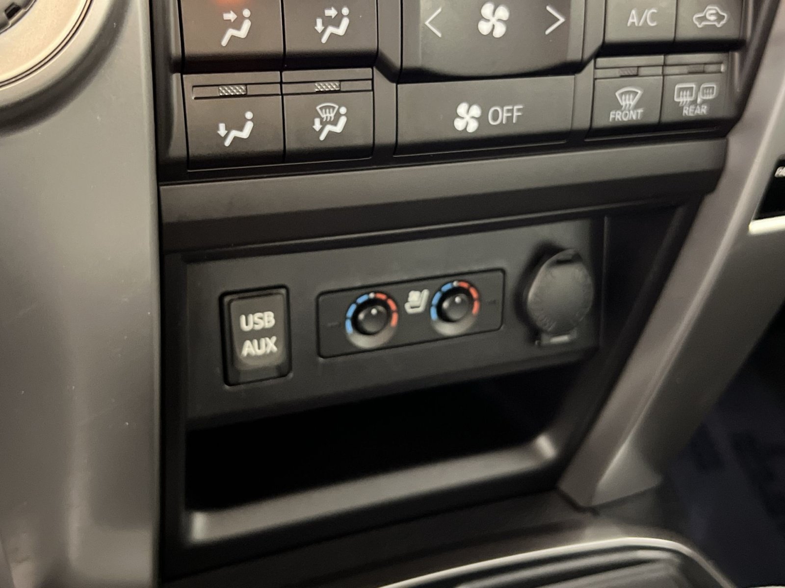 Used 2018 Toyota 4Runner Limited RWD image 33
