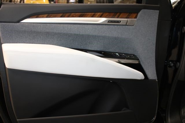 Certified 2025 Cadillac Escalade Sport Platinum w/ LPO, ONYX Package AWD/4WD image 28
