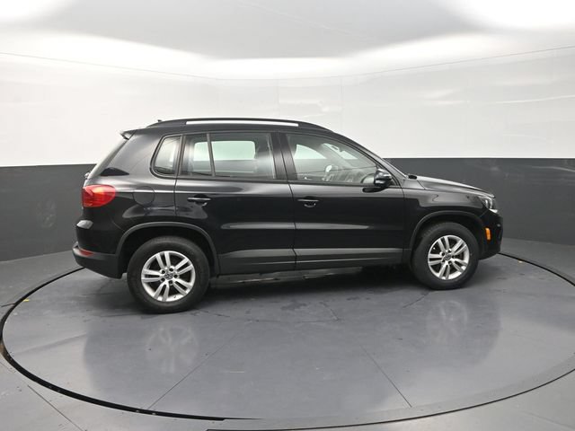 Used 2017 Volkswagen Tiguan S FWD image 9