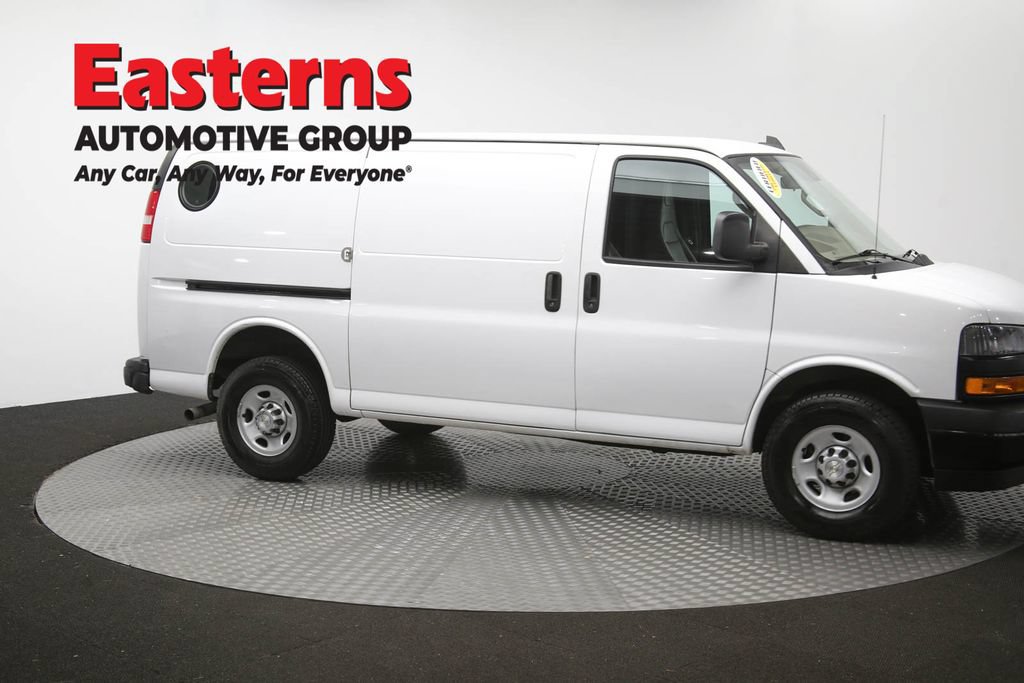 Used 2021 Chevrolet Express 3500 w/ Driver Convenience Package RWD image 43