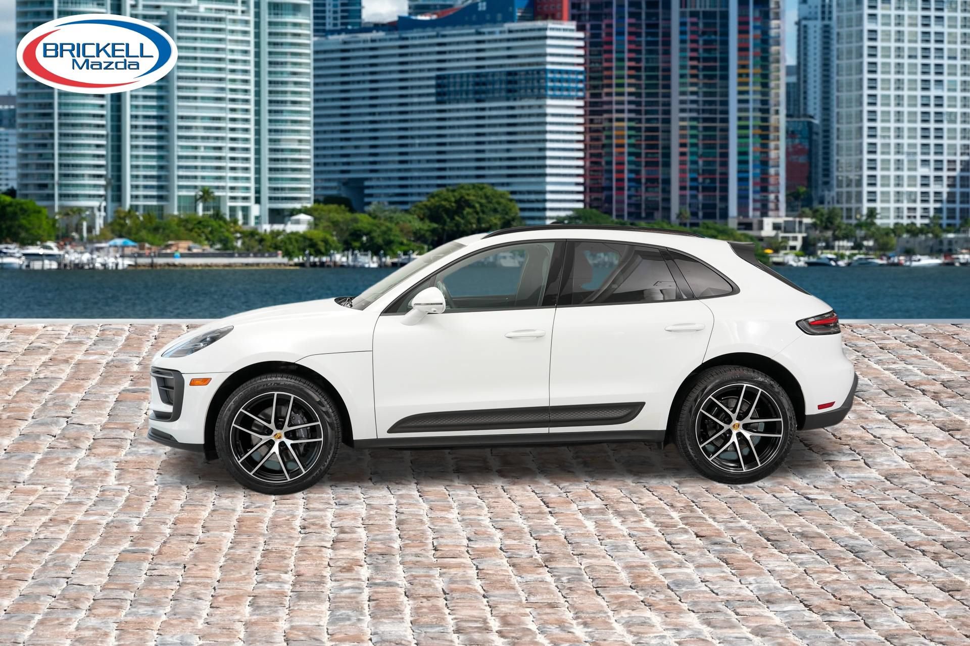 Used 2022 Porsche Macan AWD/4WD image 4