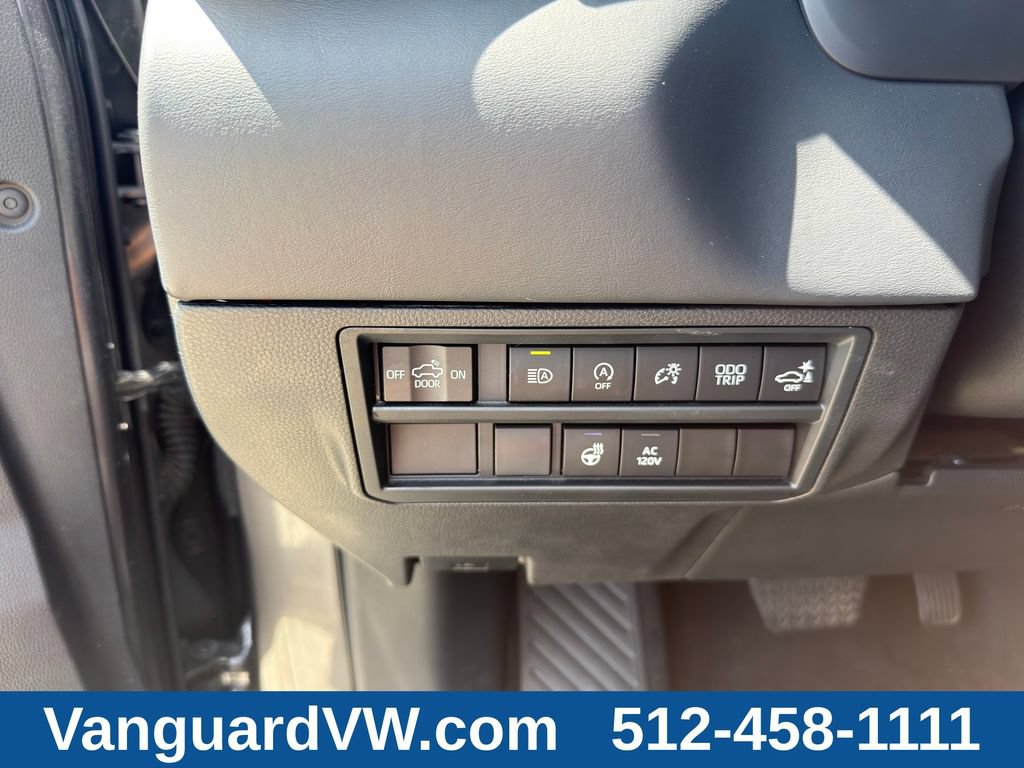 Used 2022 Toyota Tundra Platinum AWD/4WD image 22