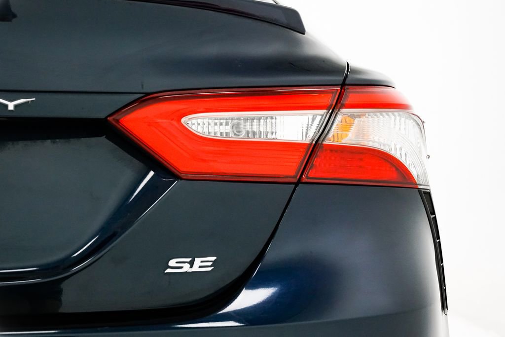 Used 2018 Toyota Camry SE image 25