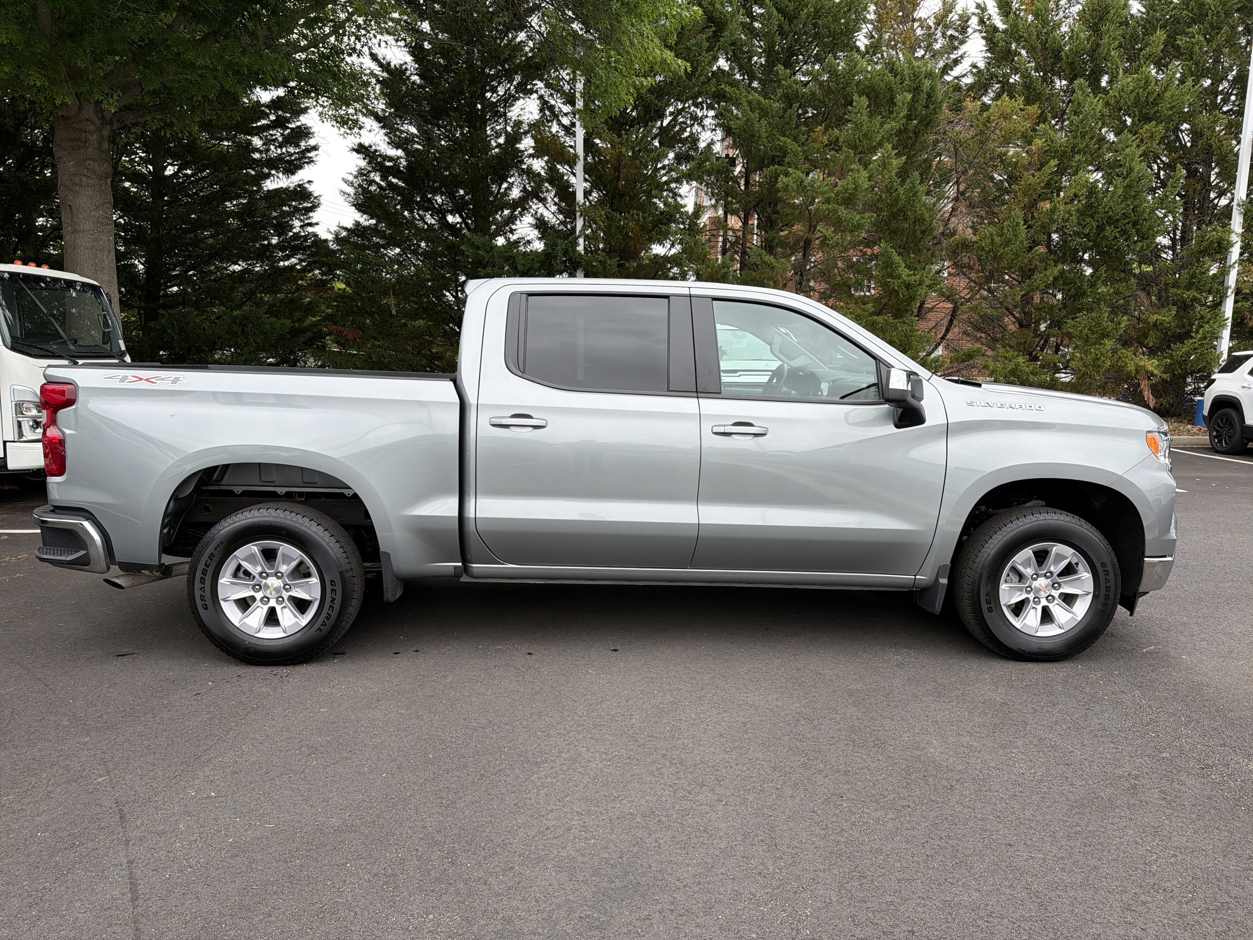 Used 2026 Chevrolet Silverado 1500 LT AWD/4WD image 11
