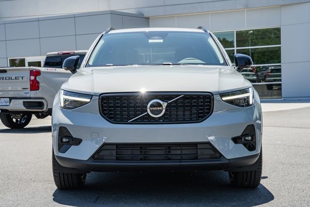 New 2026 Volvo XC40 B5 Plus w/ Protection Package Premier AWD/4WD image 2