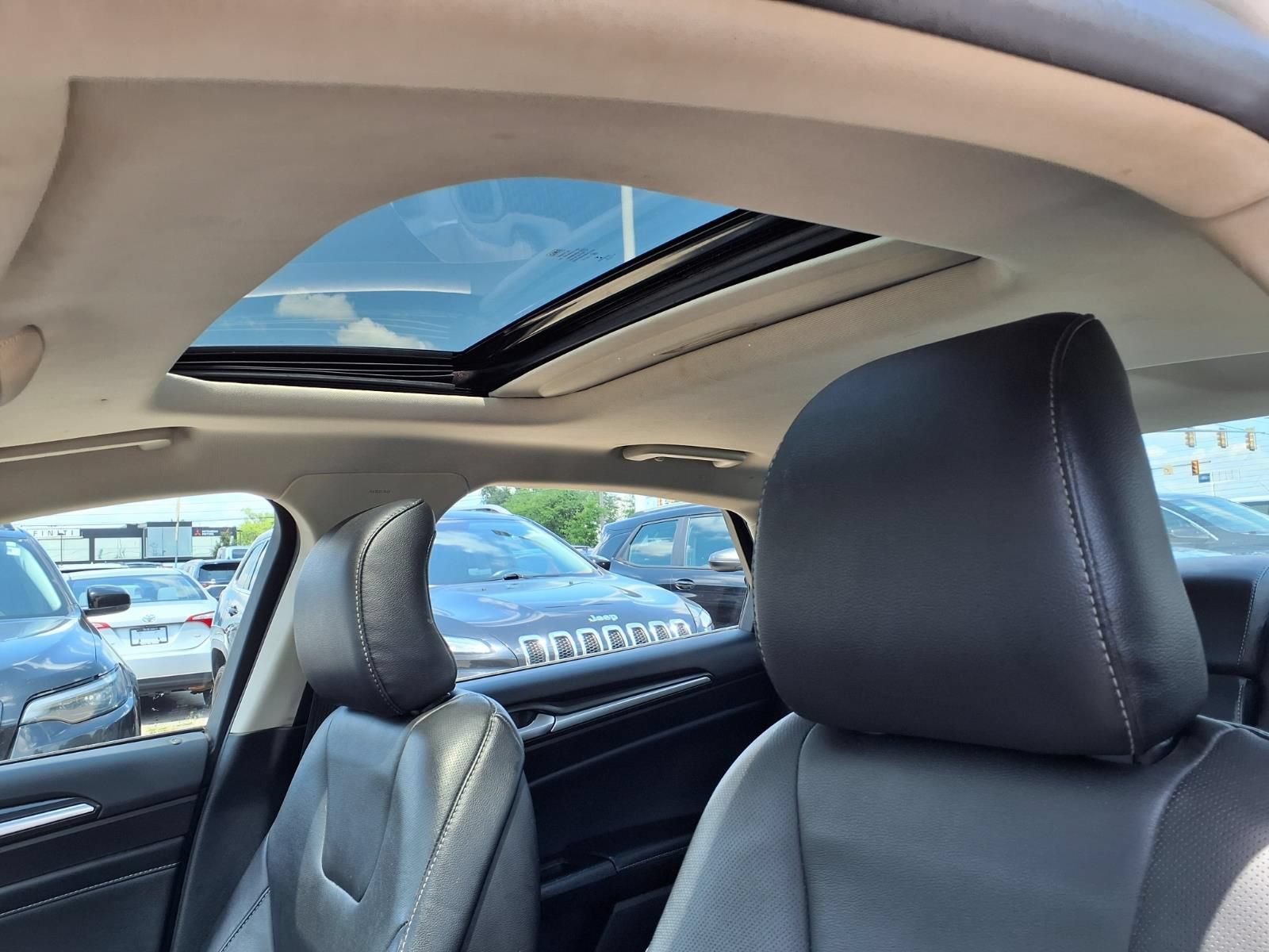Used 2018 Ford Fusion Titanium AWD/4WD image 18