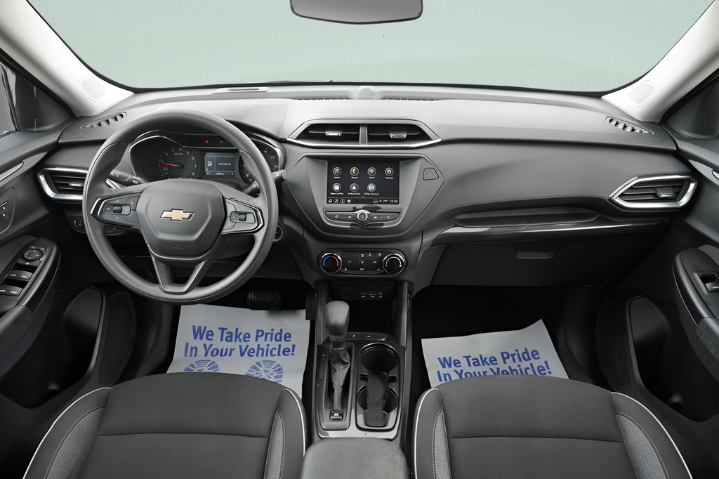 Used 2023 Chevrolet TrailBlazer LT FWD image 16