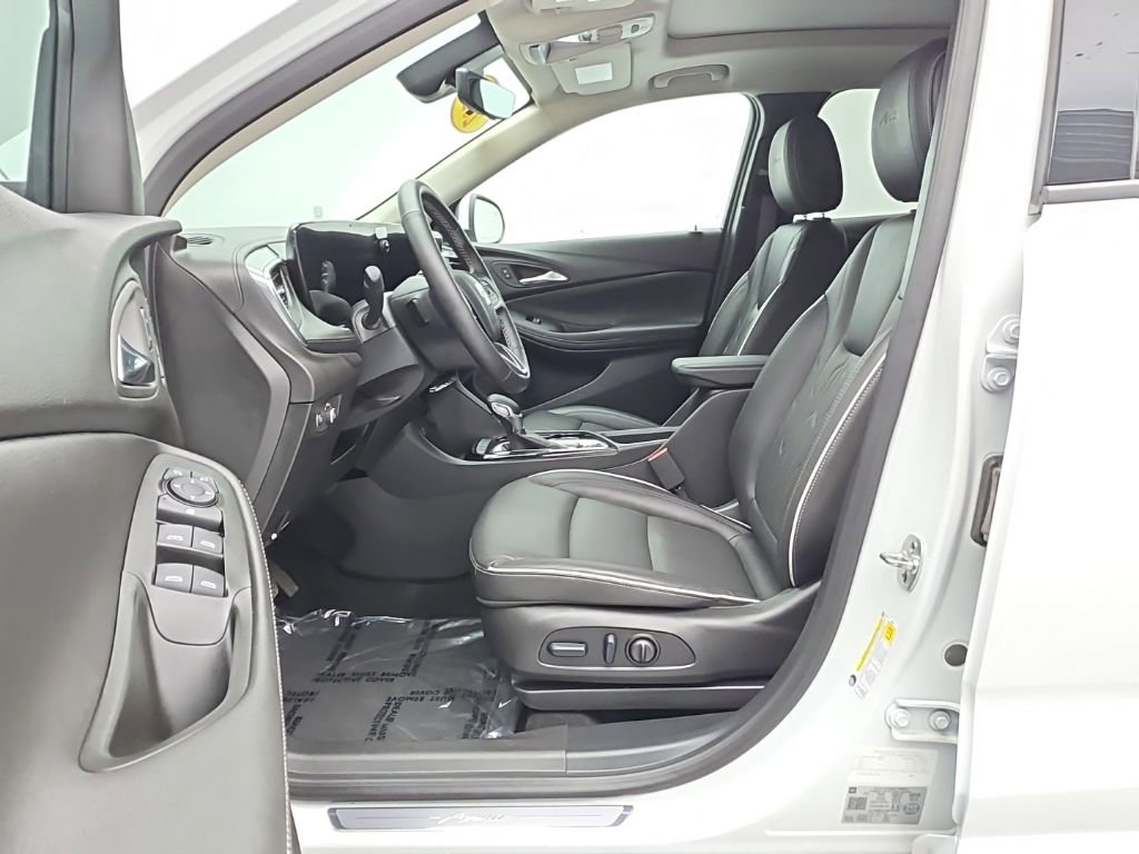 Used 2025 Buick Encore GX Avenir w/ Avenir Technology Package AWD/4WD image 14