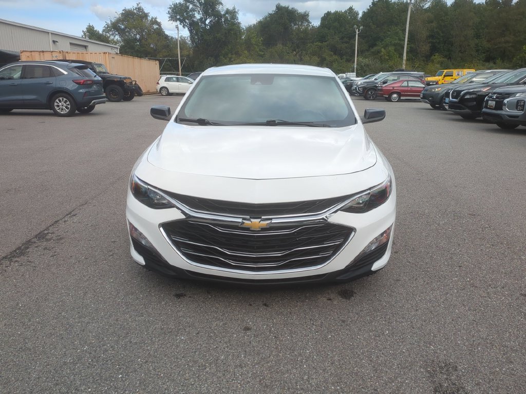 Used 2023 Chevrolet Malibu LT FWD image 2