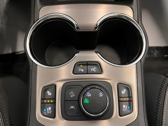 Used 2024 GMC Terrain Denali w/ Denali Premium Package image 30