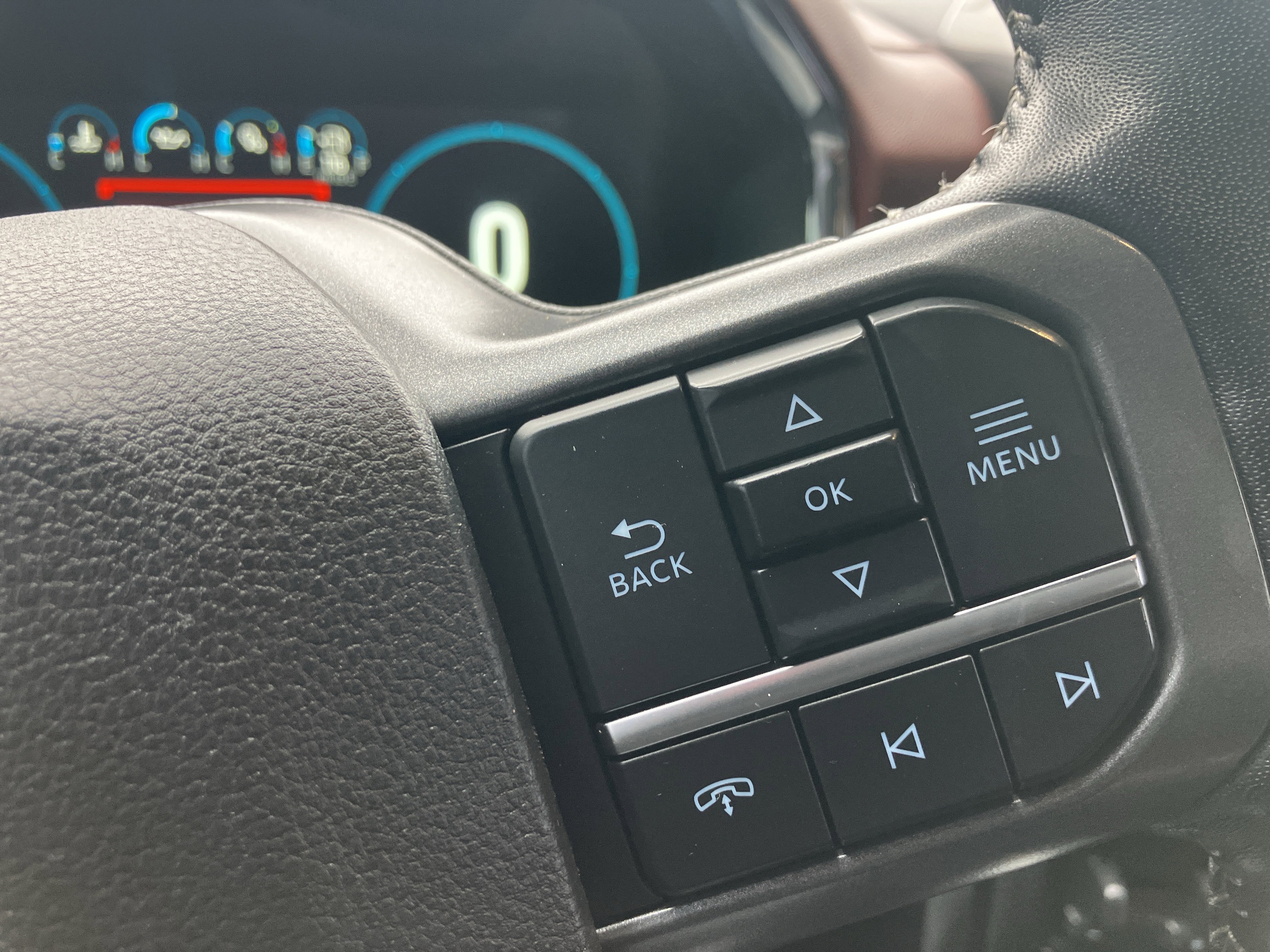 Certified 2023 Ford F150 Lariat w/ Equipment Group 502A High image 28