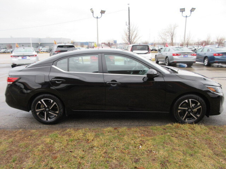 Used 2024 Nissan Sentra SV FWD image 6