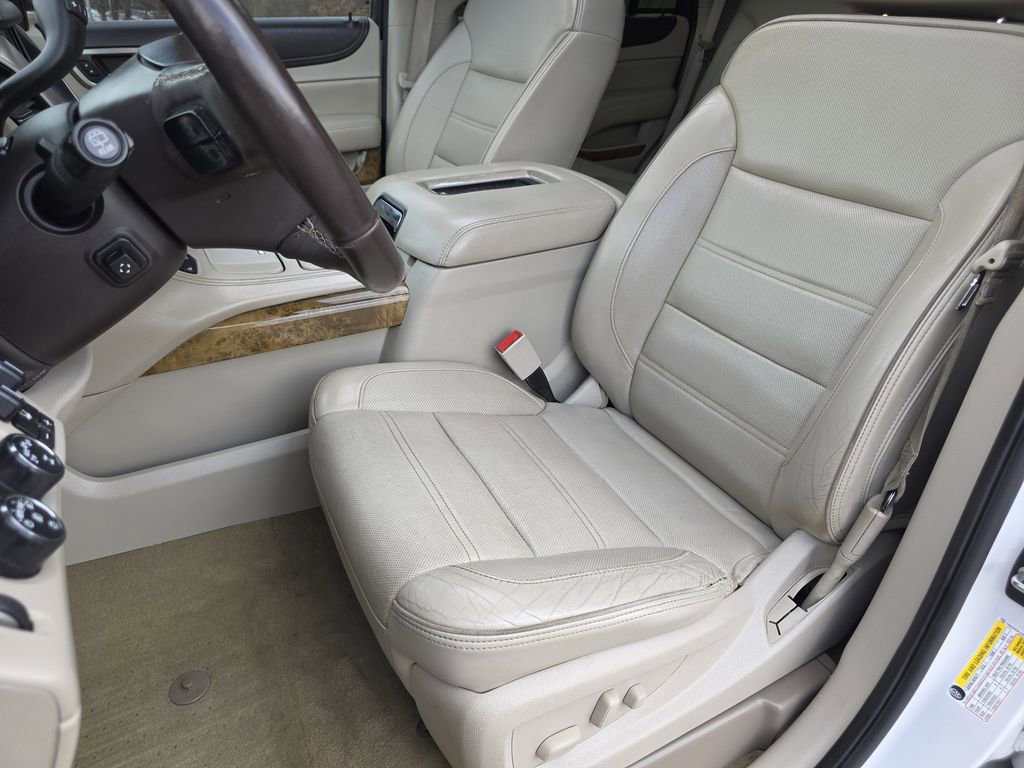 Used 2017 GMC Yukon Denali w/ Open Road Package AWD/4WD image 19