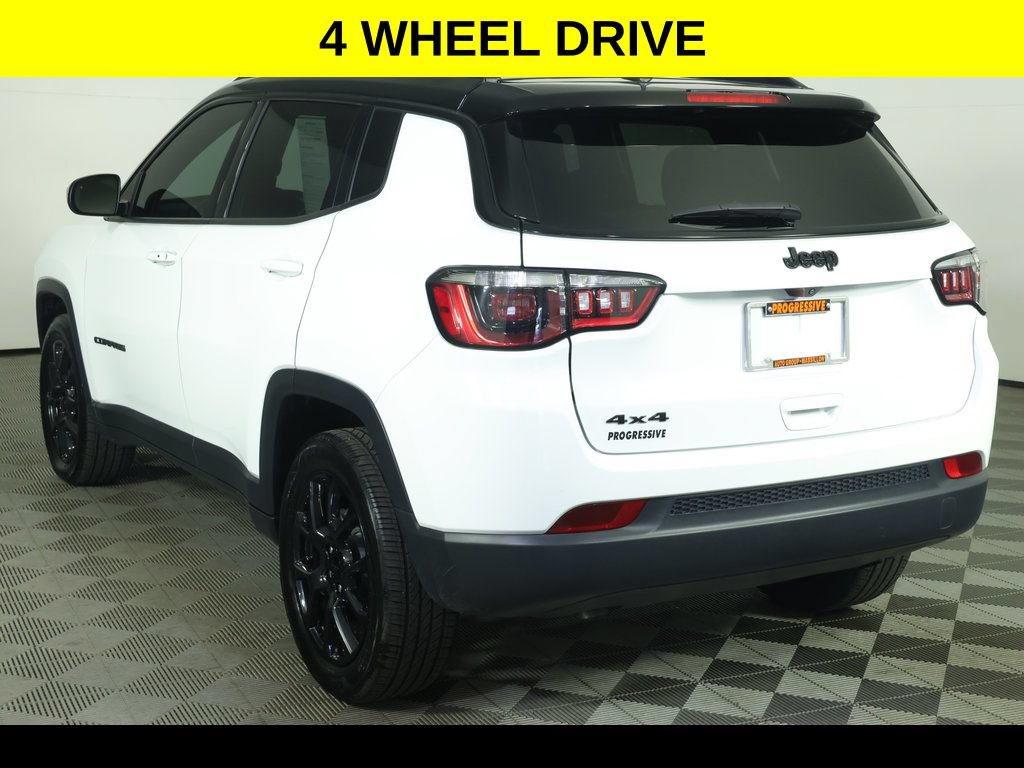 Used 2023 Jeep Compass Latitude w/ Convenience Group AWD/4WD image 5