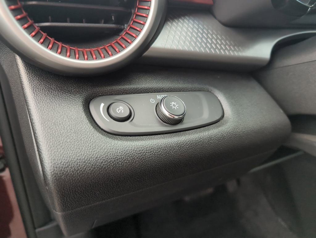 Used 2024 Chevrolet Trax RS w/ Driver Confidence Package image 16