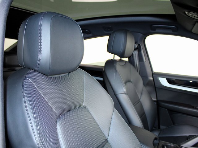 Certified 2024 Porsche Cayenne Coupe image 26