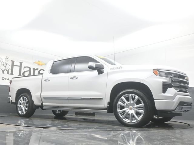 Used 2022 Chevrolet Silverado 1500 High Country w/ High Country Premium Package image 2