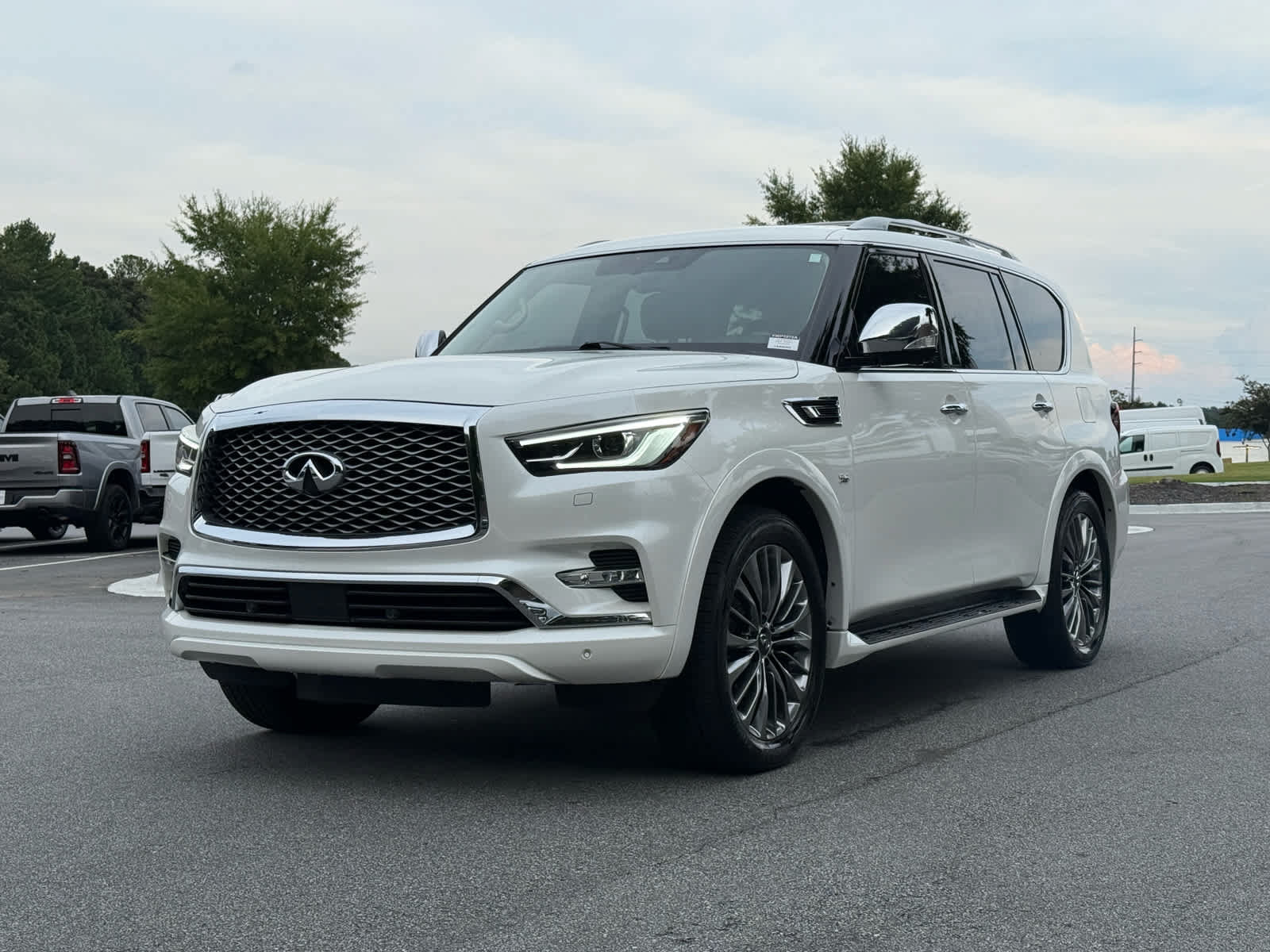 Used 2019 INFINITI QX80 Luxe w/ Proactive Package AWD/4WD video 1