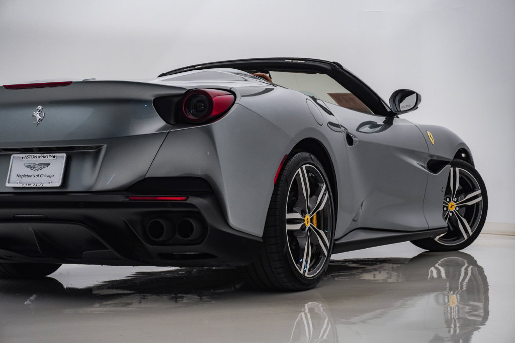 Used 2019 Ferrari Portofino RWD image 12