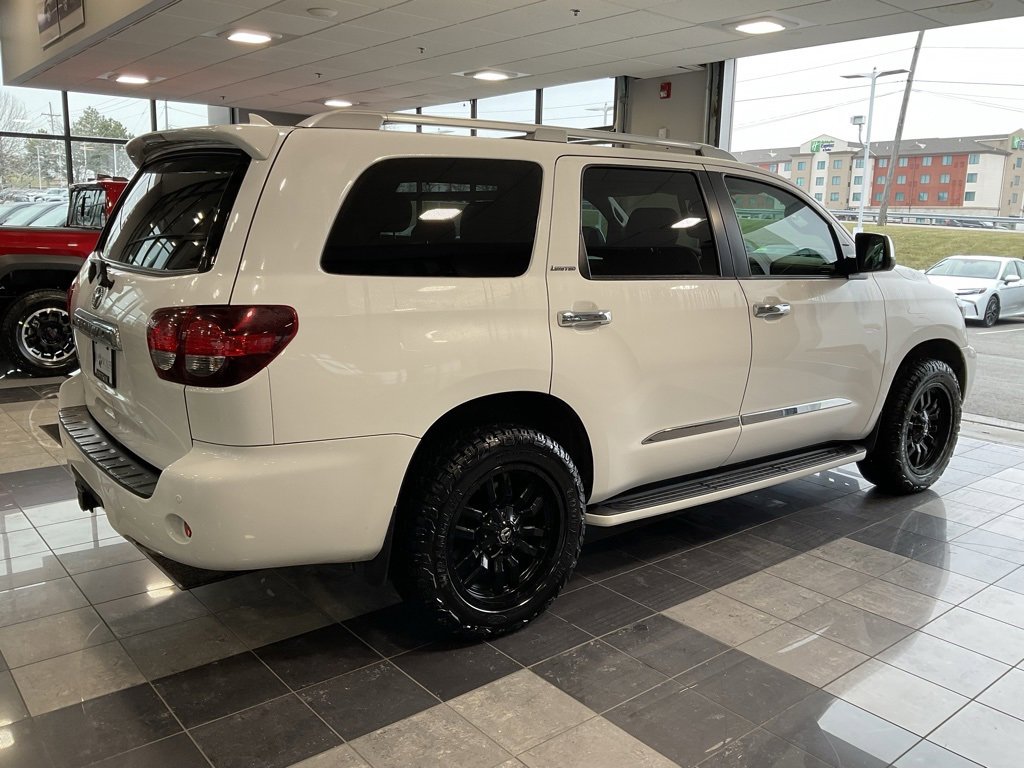 Used 2019 Toyota Sequoia Limited w/ Safety & Convenience Package image 7