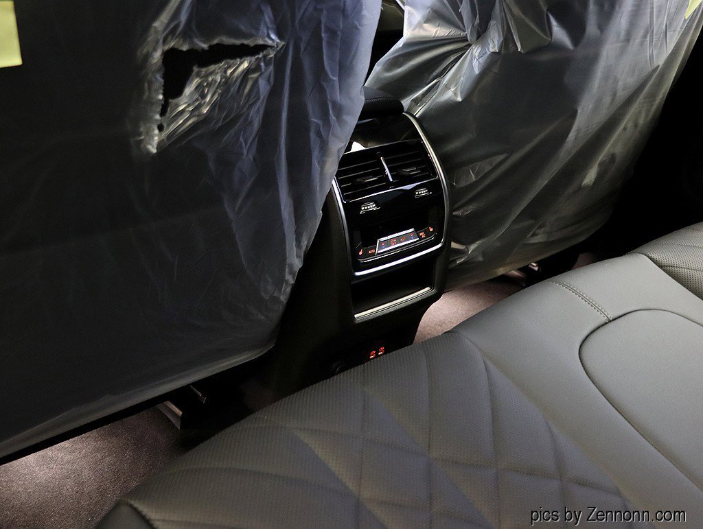 Used 2026 BMW X5 xDrive40i w/ Climate Comfort Package image 19