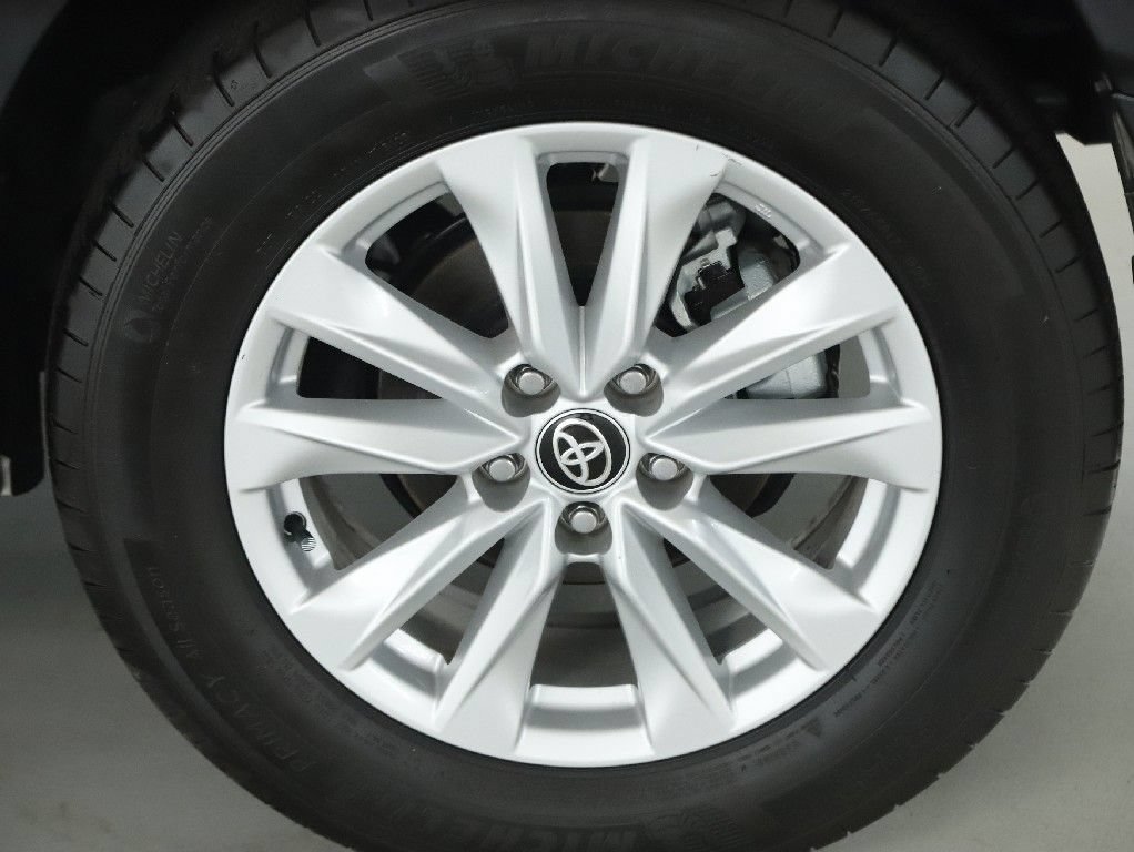 Used 2024 Toyota Corolla Cross LE FWD image 37