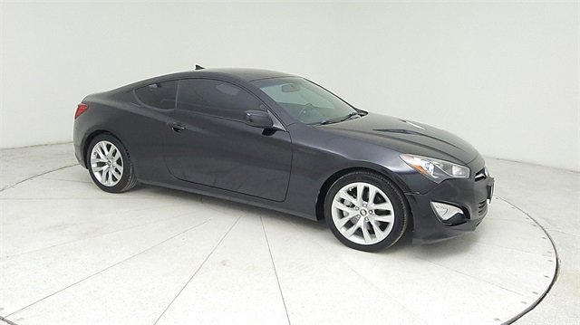 Used 2014 Hyundai Genesis 2.0T image 3