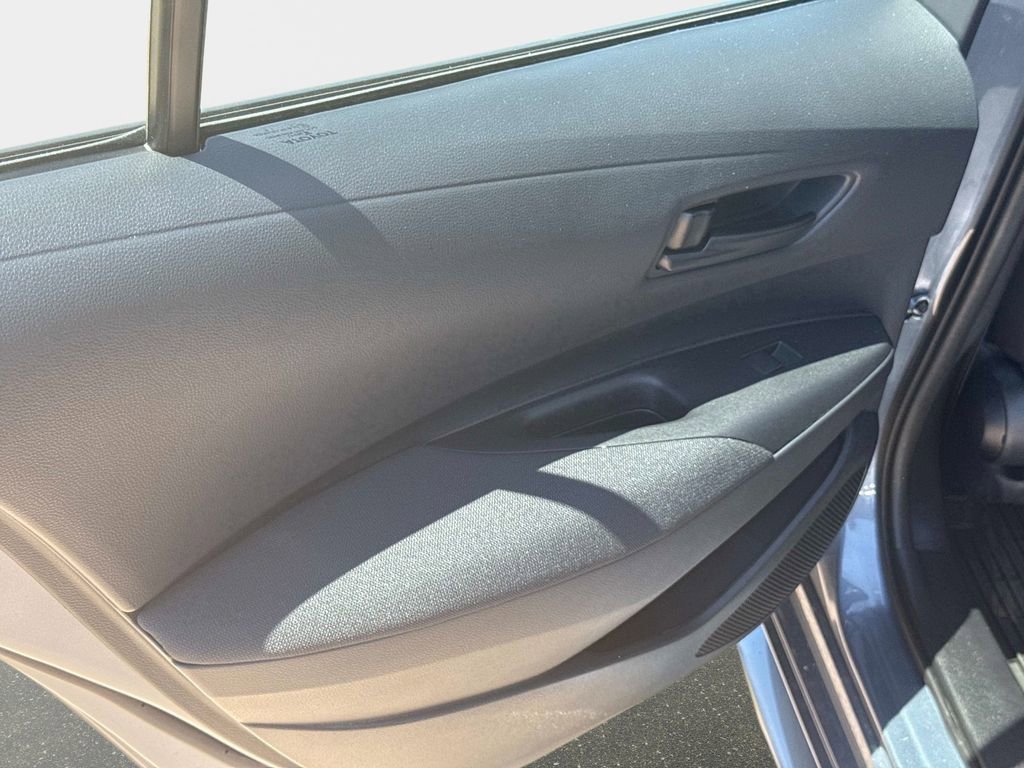 Used 2025 Toyota Corolla LE image 11