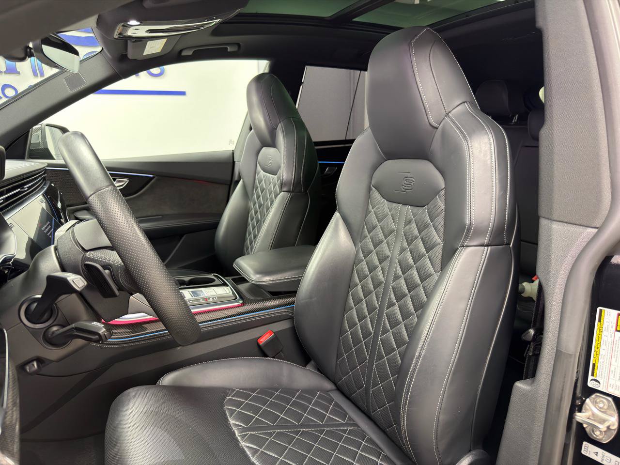 Used 2022 Audi SQ8 Prestige w/ Prestige Package AWD/4WD image 11