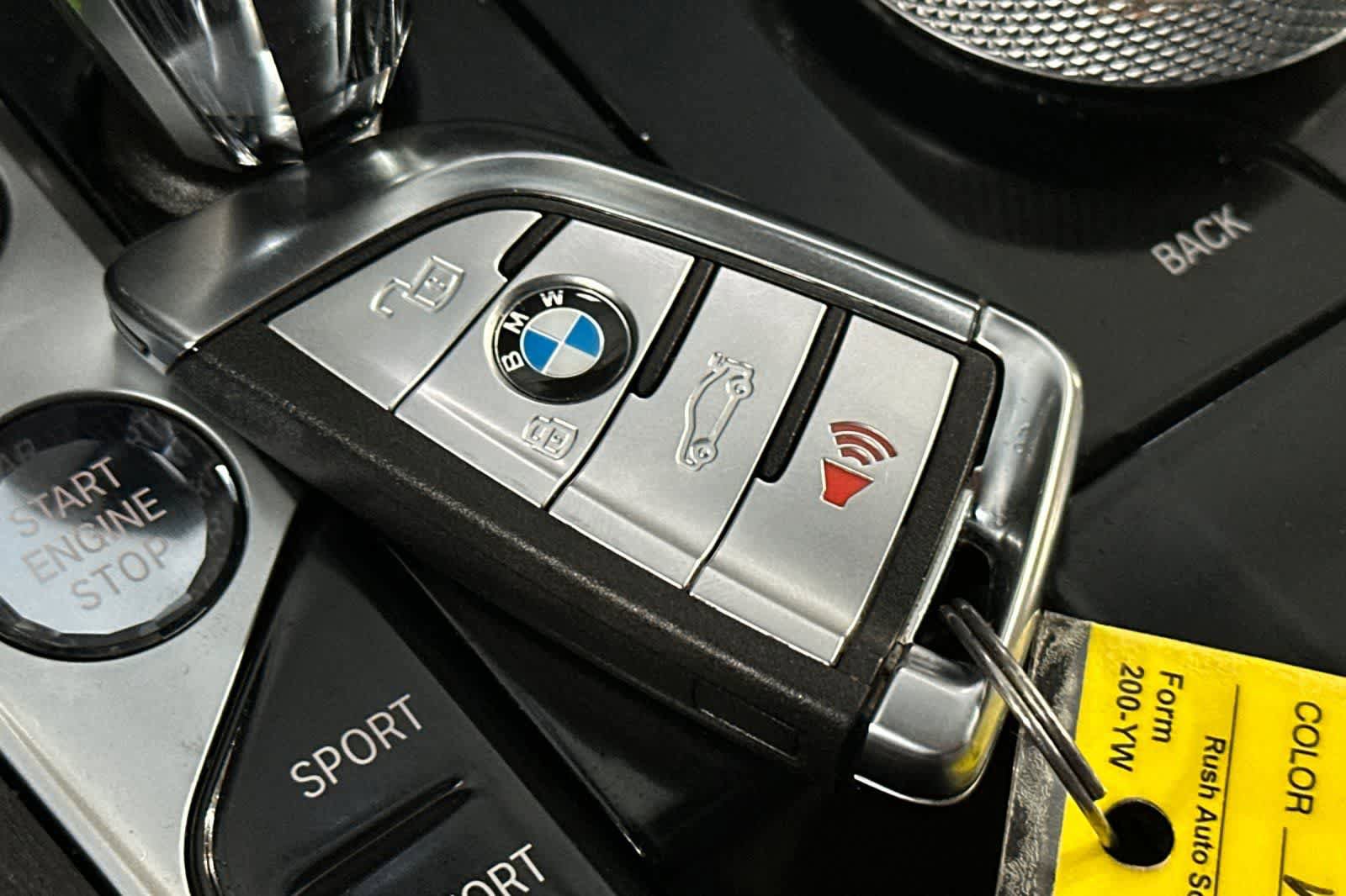 Used 2020 BMW X7 M50i AWD/4WD image 25