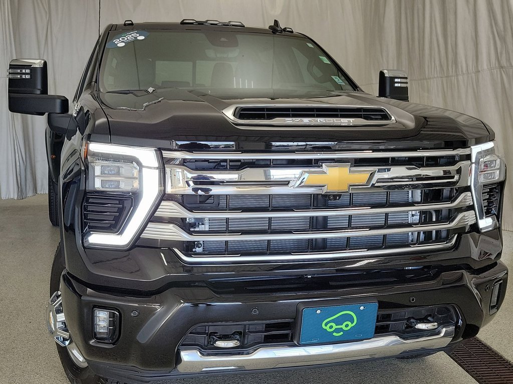 Certified 2025 Chevrolet Silverado 3500 High Country w/ High Country Premium Package image 4