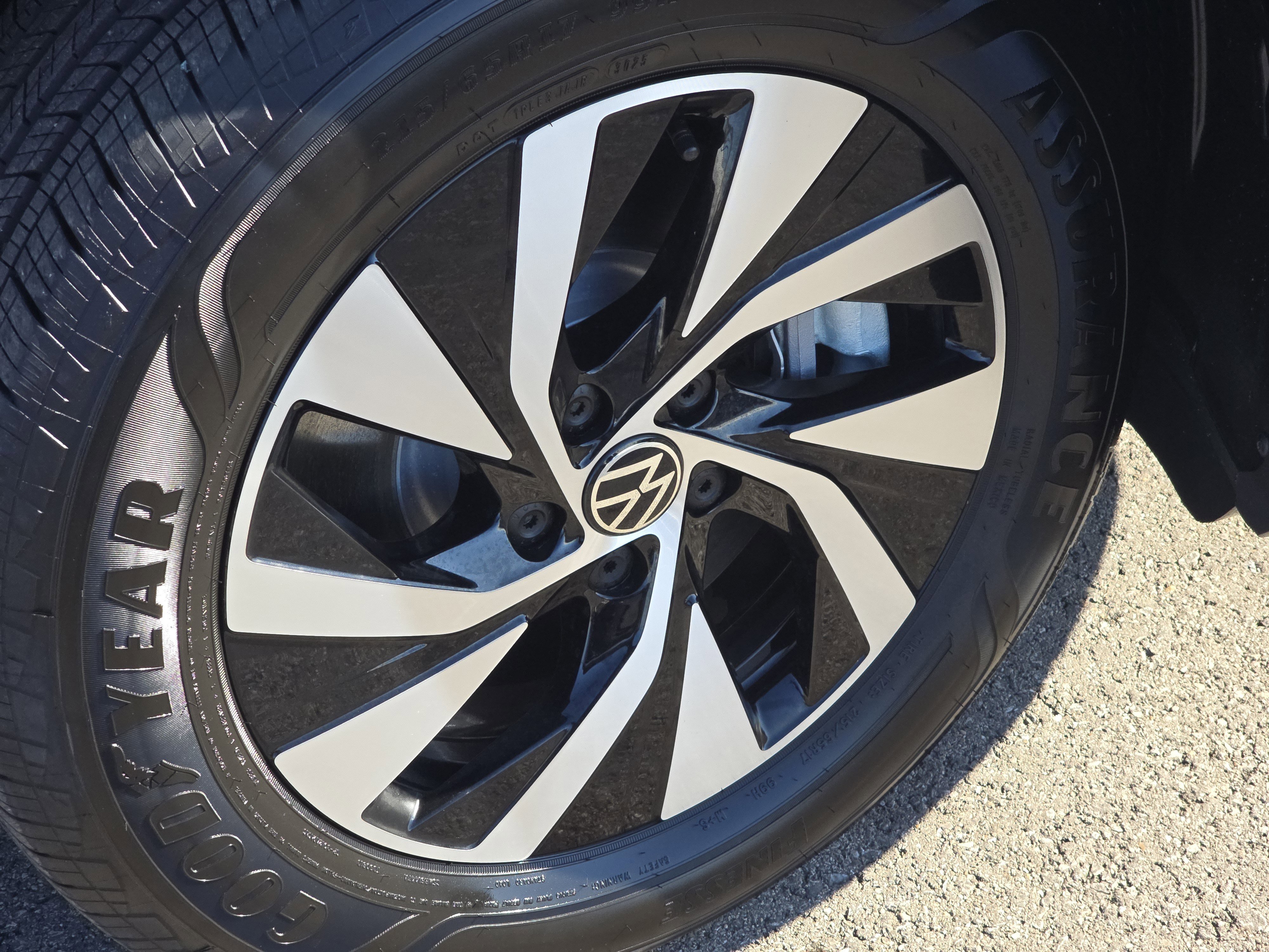 New 2026 Volkswagen Tiguan S image 12