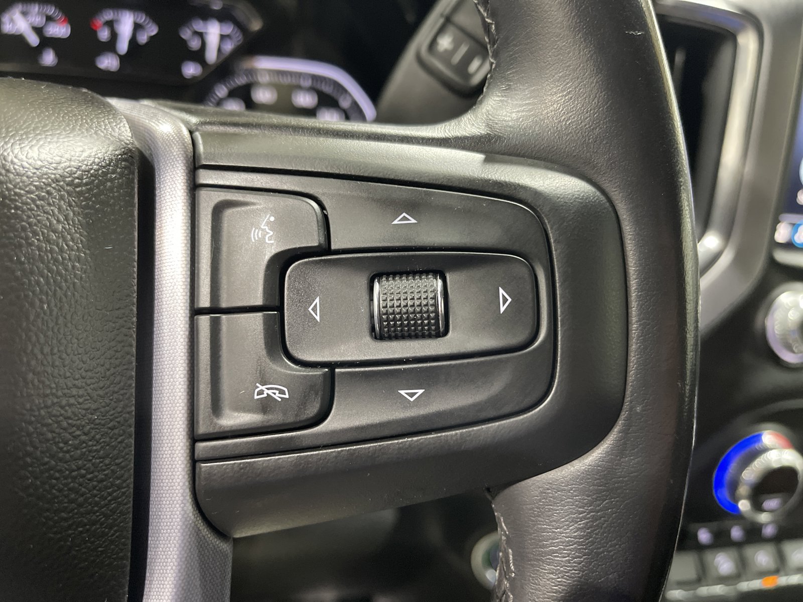 Used 2021 GMC Sierra 1500 SLT w/ SLT Premium Package AWD/4WD image 29