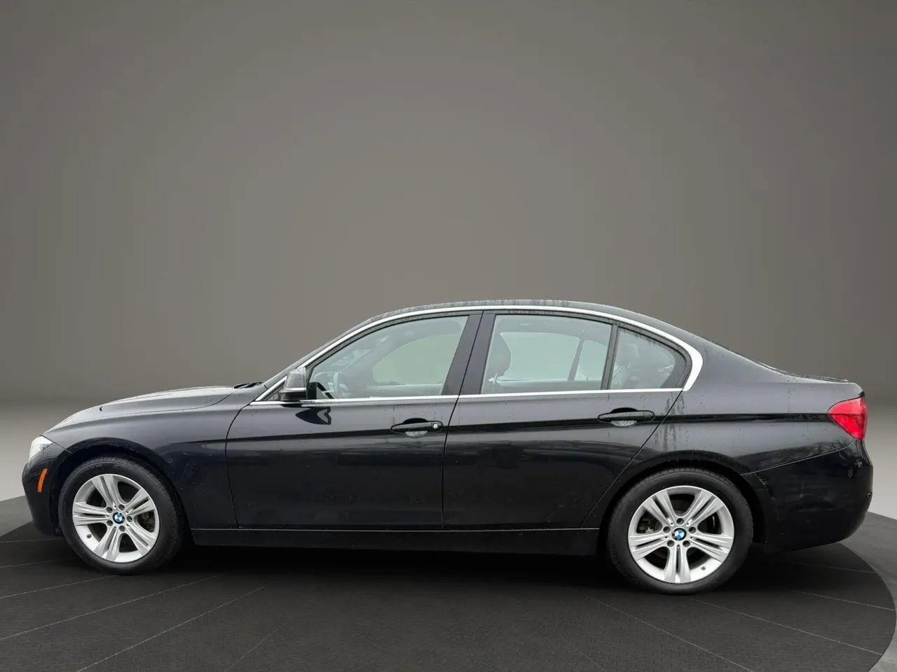 Used 2016 BMW 328i xDrive Sedan AWD/4WD image 8