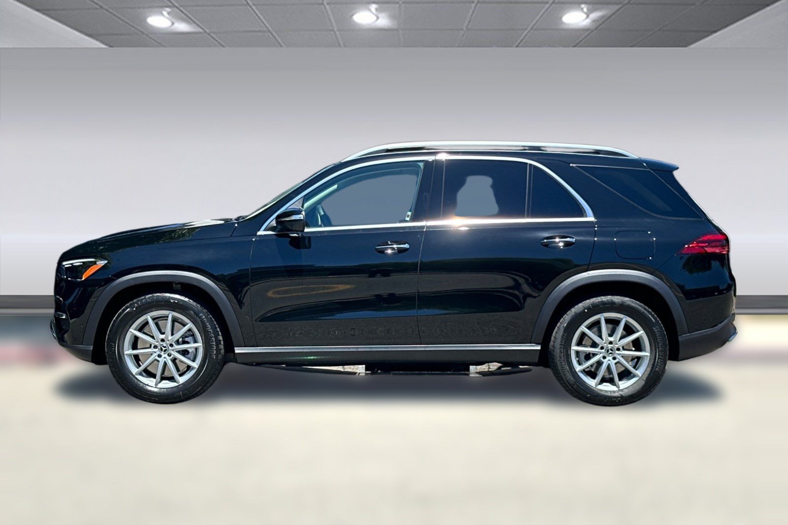 New 2026 Mercedes-Benz GLE 450e 4MATIC image 2