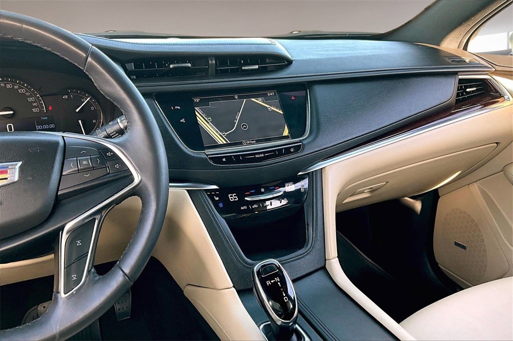 Used 2018 Cadillac XT5 Premium Luxury w/ Driver Assist Package image 6