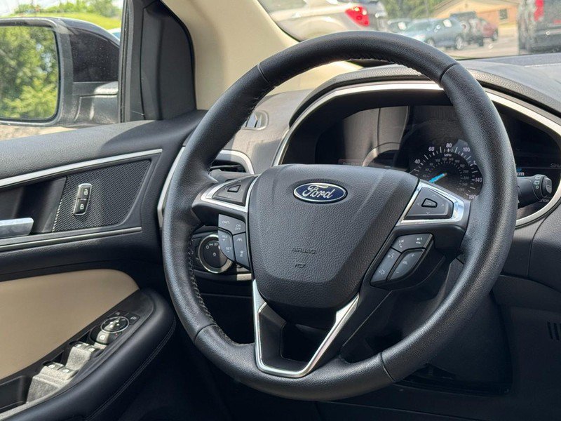Used 2021 Ford Edge SEL w/ Cargo Accessory Package AWD/4WD image 12