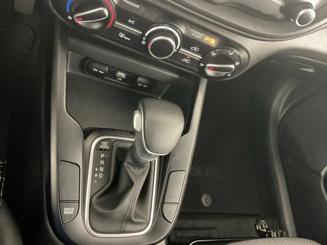 Used 2025 Kia Soul LX w/ LX Technology Package FWD image 17