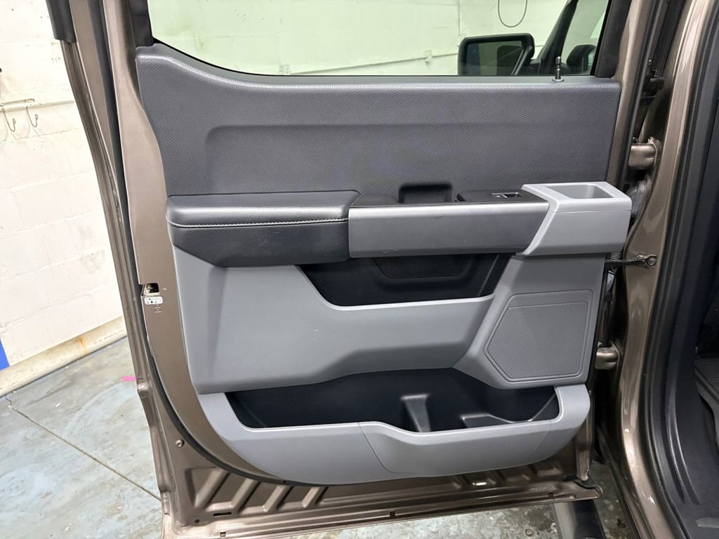 Used 2022 Ford F150 XLT w/ Trailer Tow Package image 11